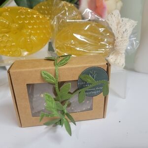 🍯Honeycomb All Natural 🐝Premium Grade Handmade Honey Soap 🎁👀 GIFT BOX